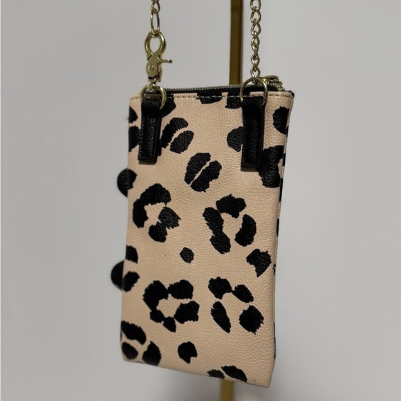 Betsey Johnson Cheetah Print Phone wristlet - Picture 2 of 5